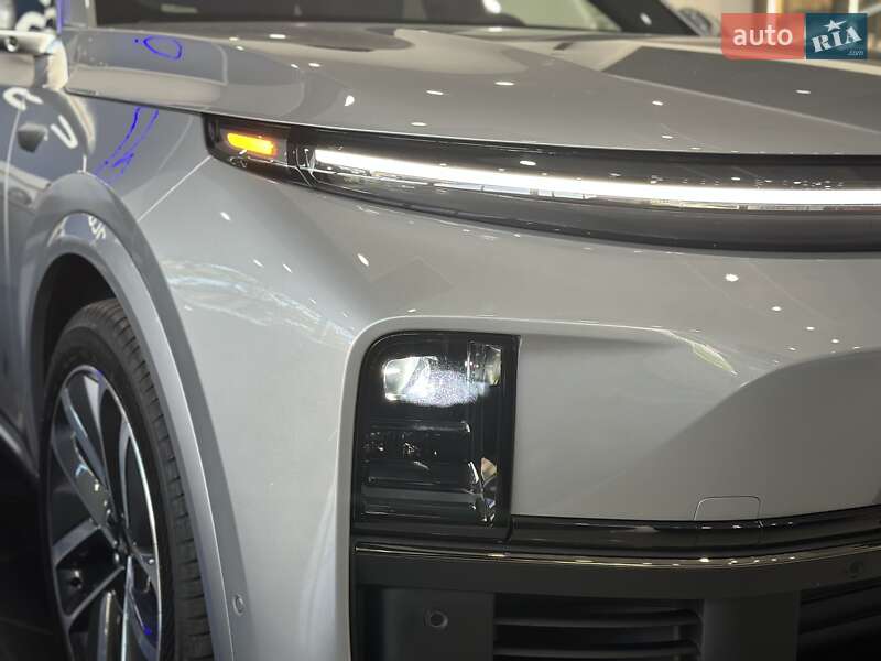 Внедорожник / Кроссовер Li Auto L7 2025 в Одессе