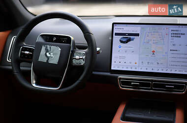 Внедорожник / Кроссовер Li Auto L7 2024 в 
