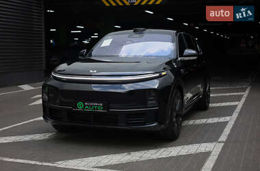 Позашляховик / Кросовер Li Auto L7 2025 в 
