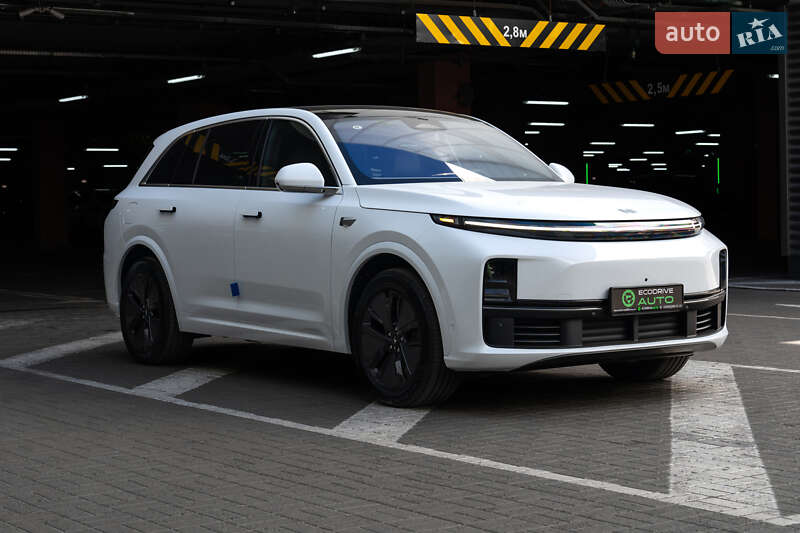 Внедорожник / Кроссовер Li Auto L7 2024 в Одессе