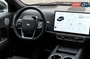 Позашляховик / Кросовер Li Auto L7 2025 в 
