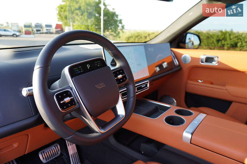 Внедорожник / Кроссовер Li Auto L7 2024 в Одессе