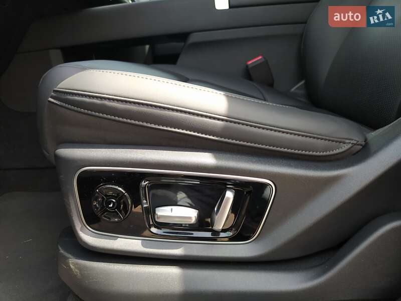 Внедорожник / Кроссовер Li Auto L7 2024 в Киеве