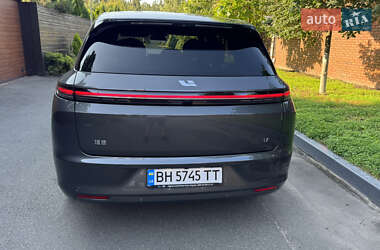 Внедорожник / Кроссовер Li Auto L7 2023 в 