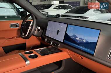 Позашляховик / Кросовер Li Auto L7 2024 в 