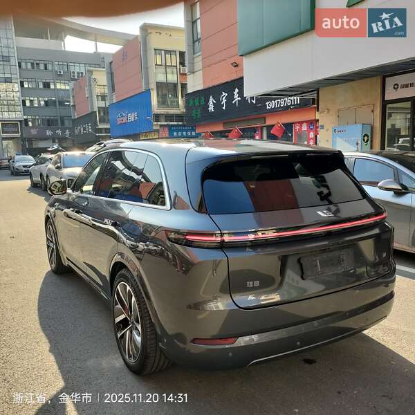Внедорожник / Кроссовер Li Auto L7 2024 в Киеве