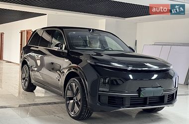 Внедорожник / Кроссовер Li Auto L9 2025 в Киеве