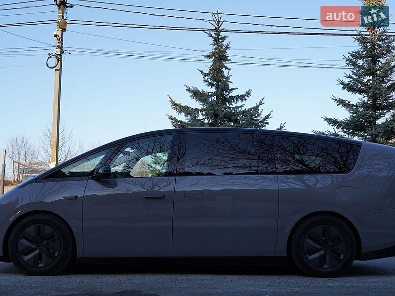 Минивэн Li Auto MEGA 2025 в Киеве