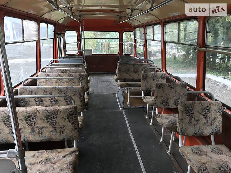 Міський автобус ЛіАЗ 677 1980 в Львові
