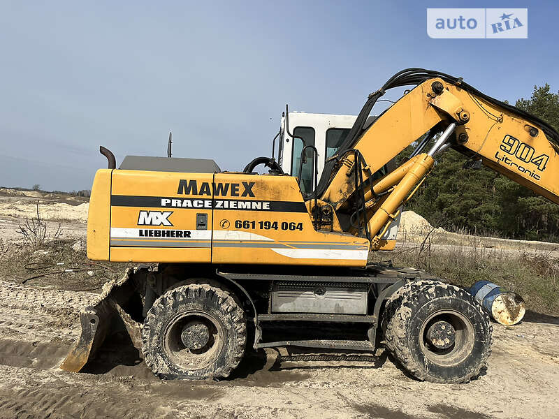 Liebherr 904 2001