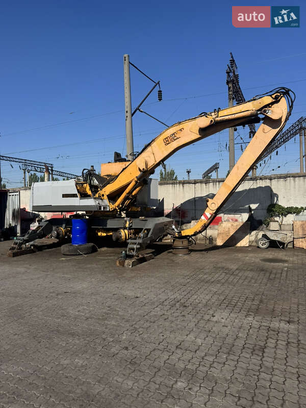 Колесный экскаватор Liebherr 922 1985 в Одессе