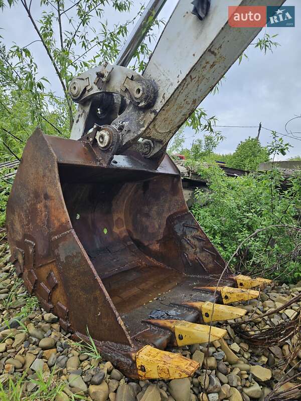 Экскаватор Liebherr 942 1998 в Надворной