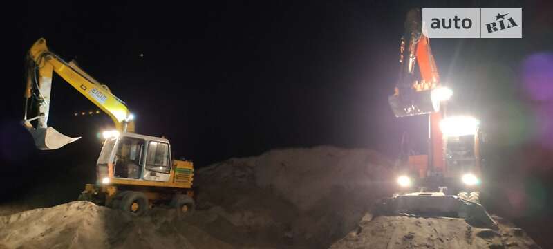 Колесный экскаватор Liebherr A 900 2005 в Путиле