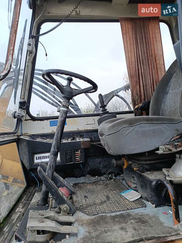 Эвакуатор Liebherr A 902 1990 в Луцке