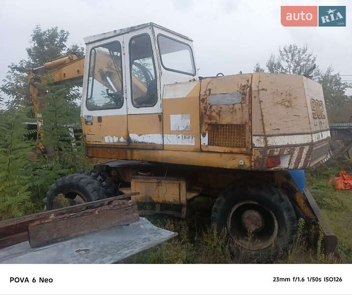 Екскаватор навантажувач Liebherr A902 1984 в 