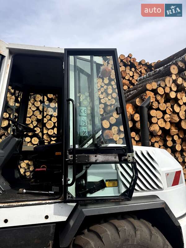 Фронтальні навантажувачі Liebherr L 506 1995 в Броварах