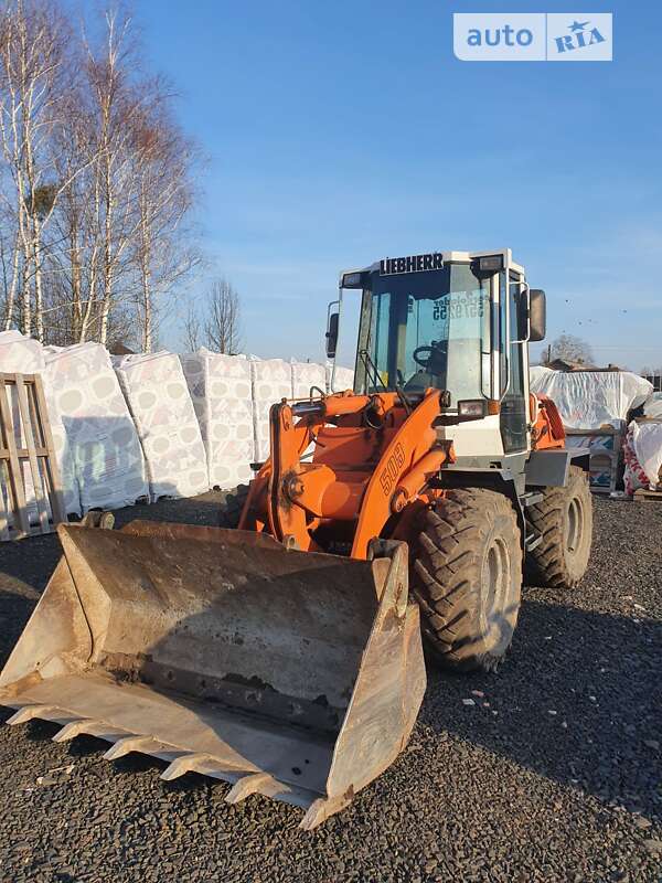 Фронтальні навантажувачі Liebherr L 509 2002 в 