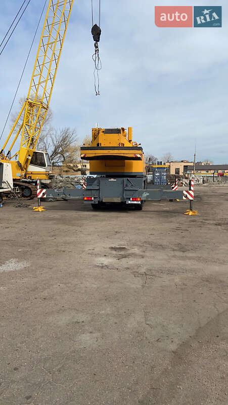 Автокран Liebherr LTM 2000 в Кропивницькому
