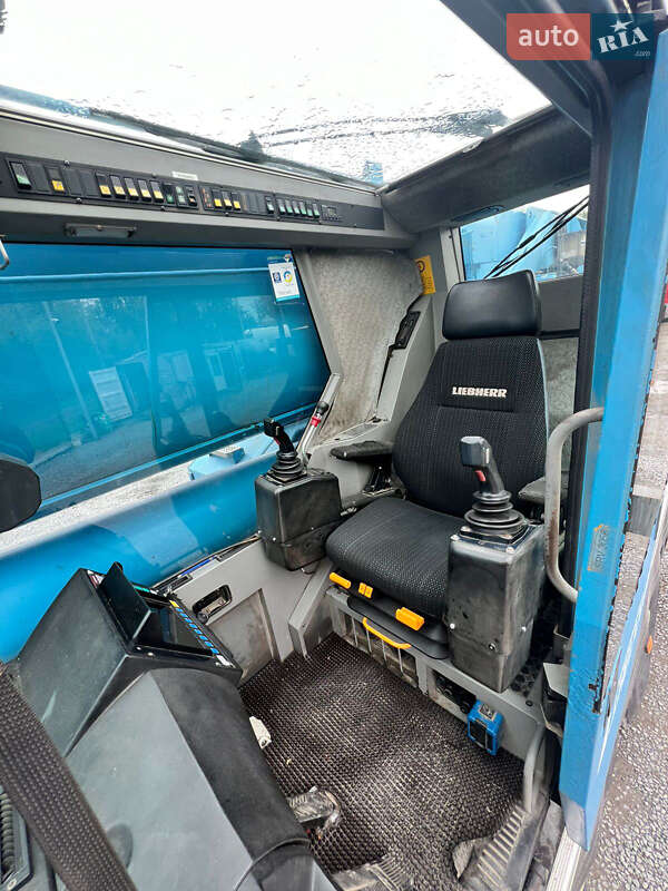 Автокран Liebherr LTM 1998 в Чорноморську