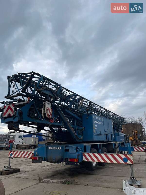 Баштовий кран Liebherr MK 2001 в Одесі