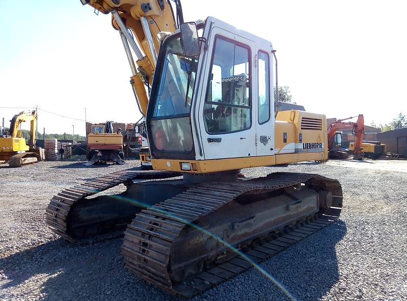 Гусеничный экскаватор Liebherr R 906 2007 в Львове
