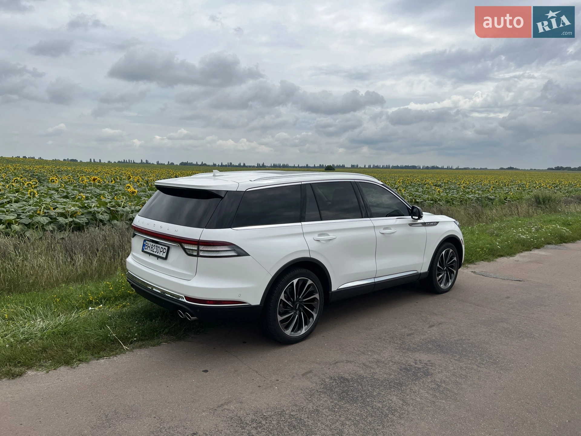 2021 Lincoln Aviator - мініатюра 9