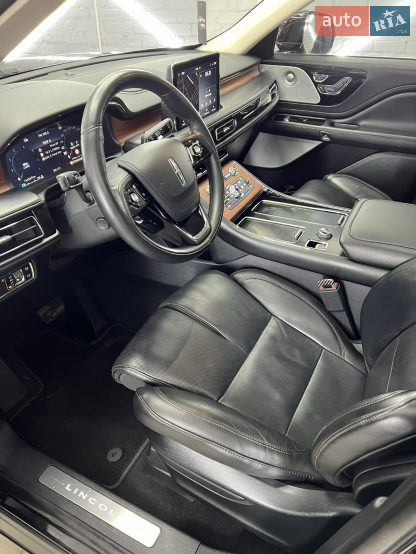 2019 Lincoln Aviator - мініатюра 26