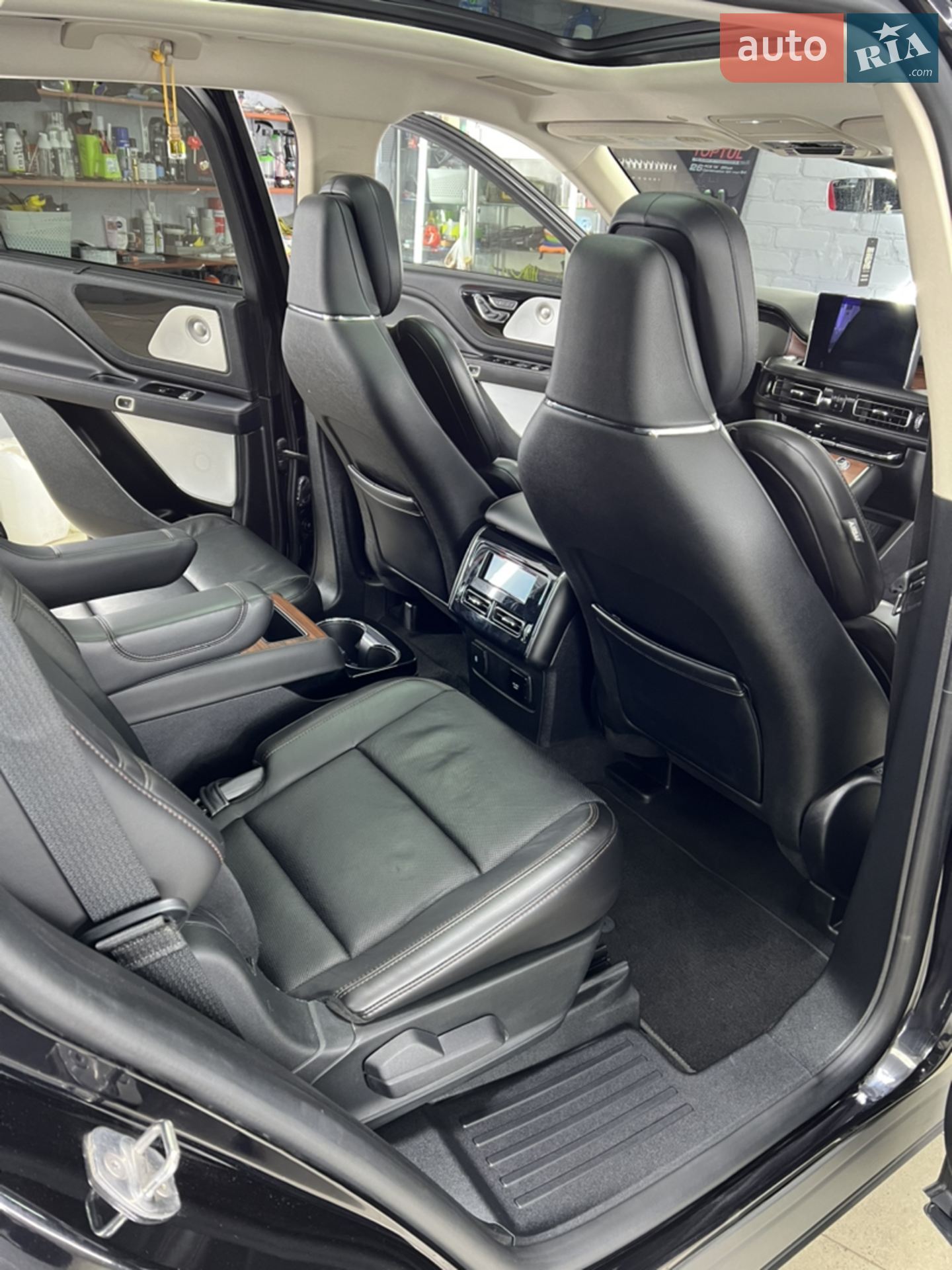 2019 Lincoln Aviator - мініатюра 30