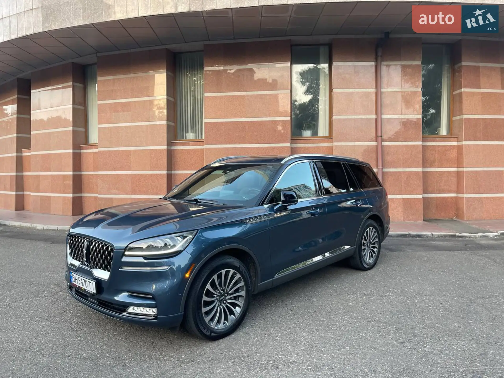 2019 Lincoln Aviator - мініатюра 10
