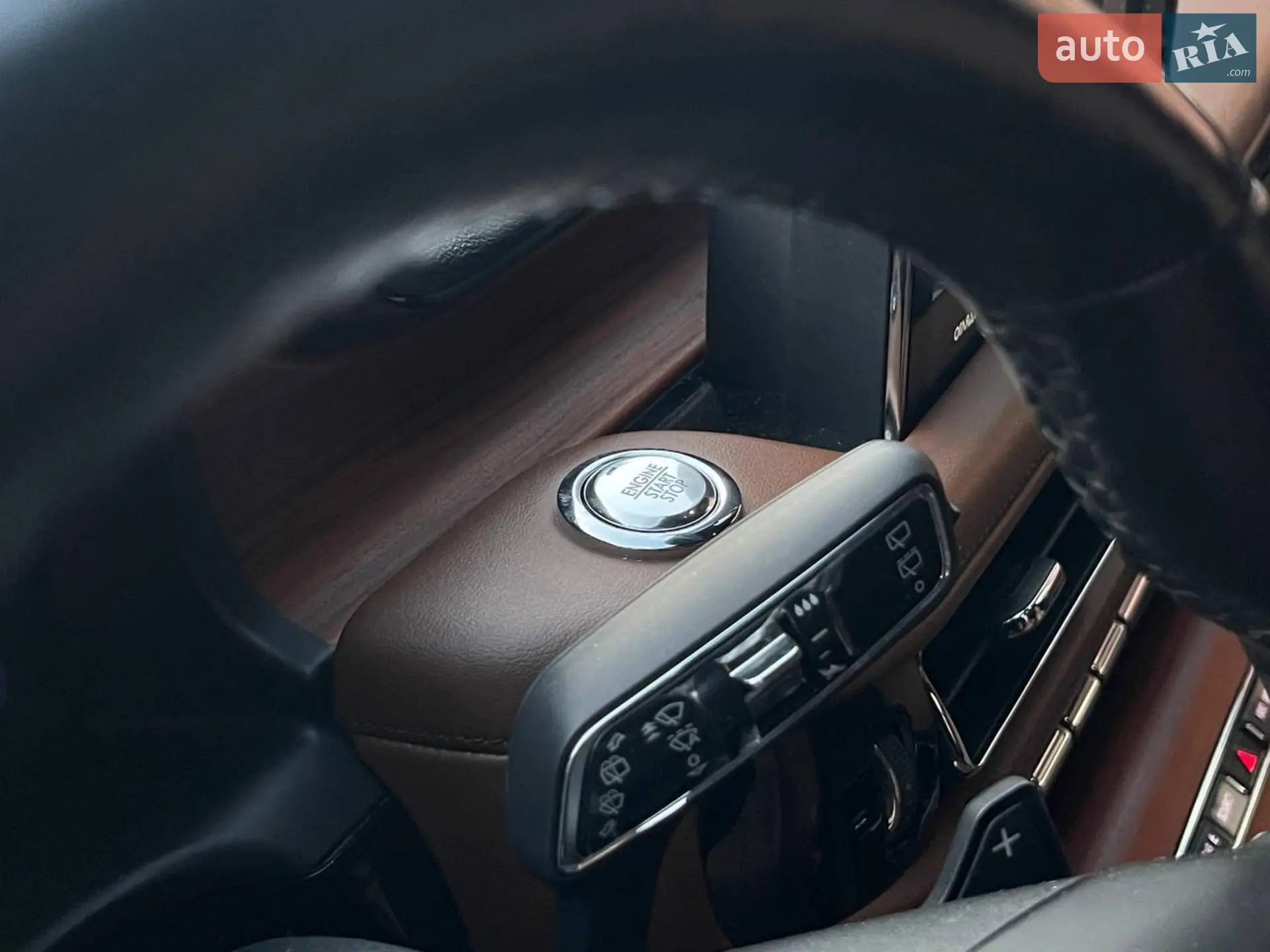 2019 Lincoln Aviator - мініатюра 20