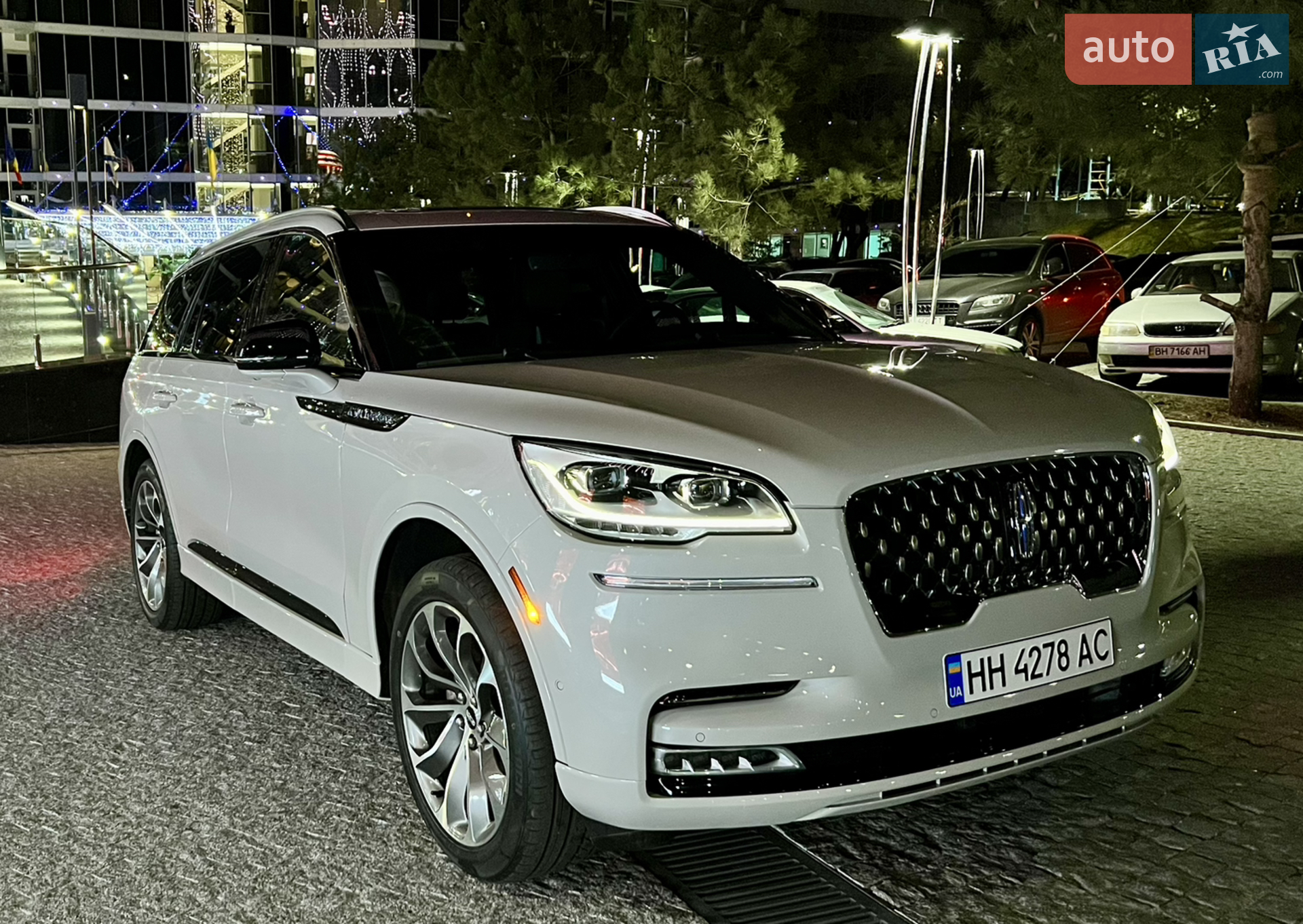 2020 Lincoln Aviator - мініатюра 4