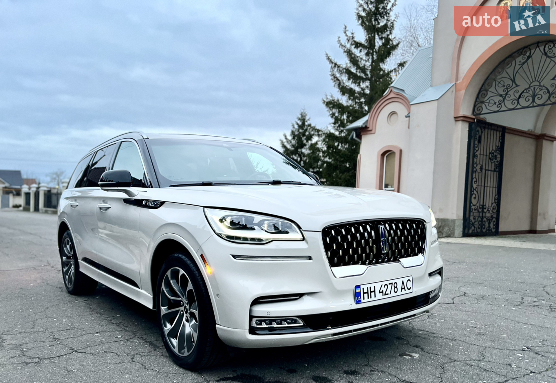 2020 Lincoln Aviator - мініатюра 17