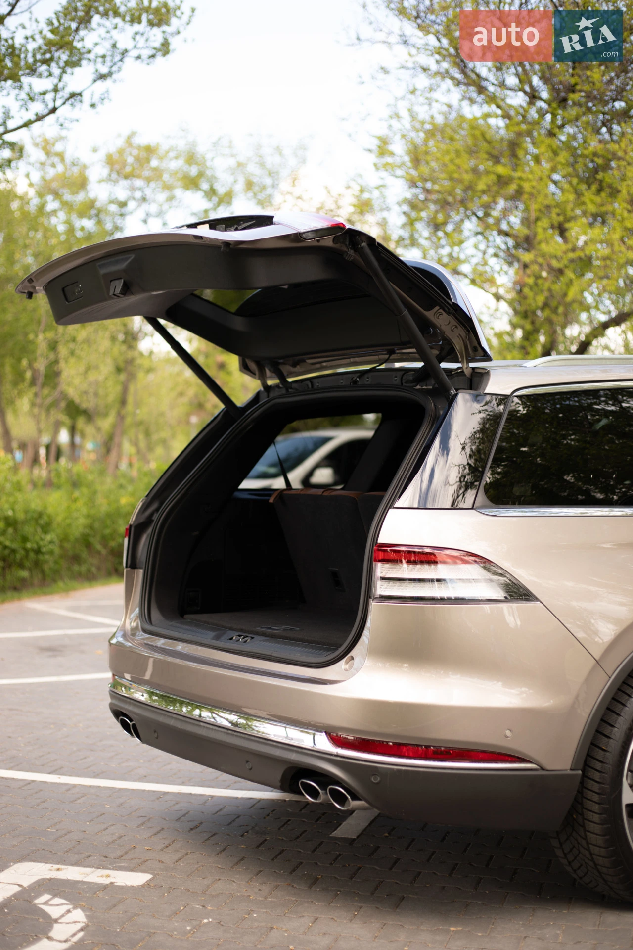 2020 Lincoln Aviator - мініатюра 18