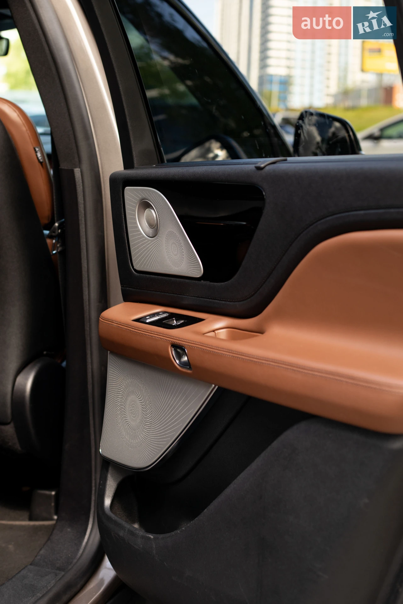 2020 Lincoln Aviator - мініатюра 21
