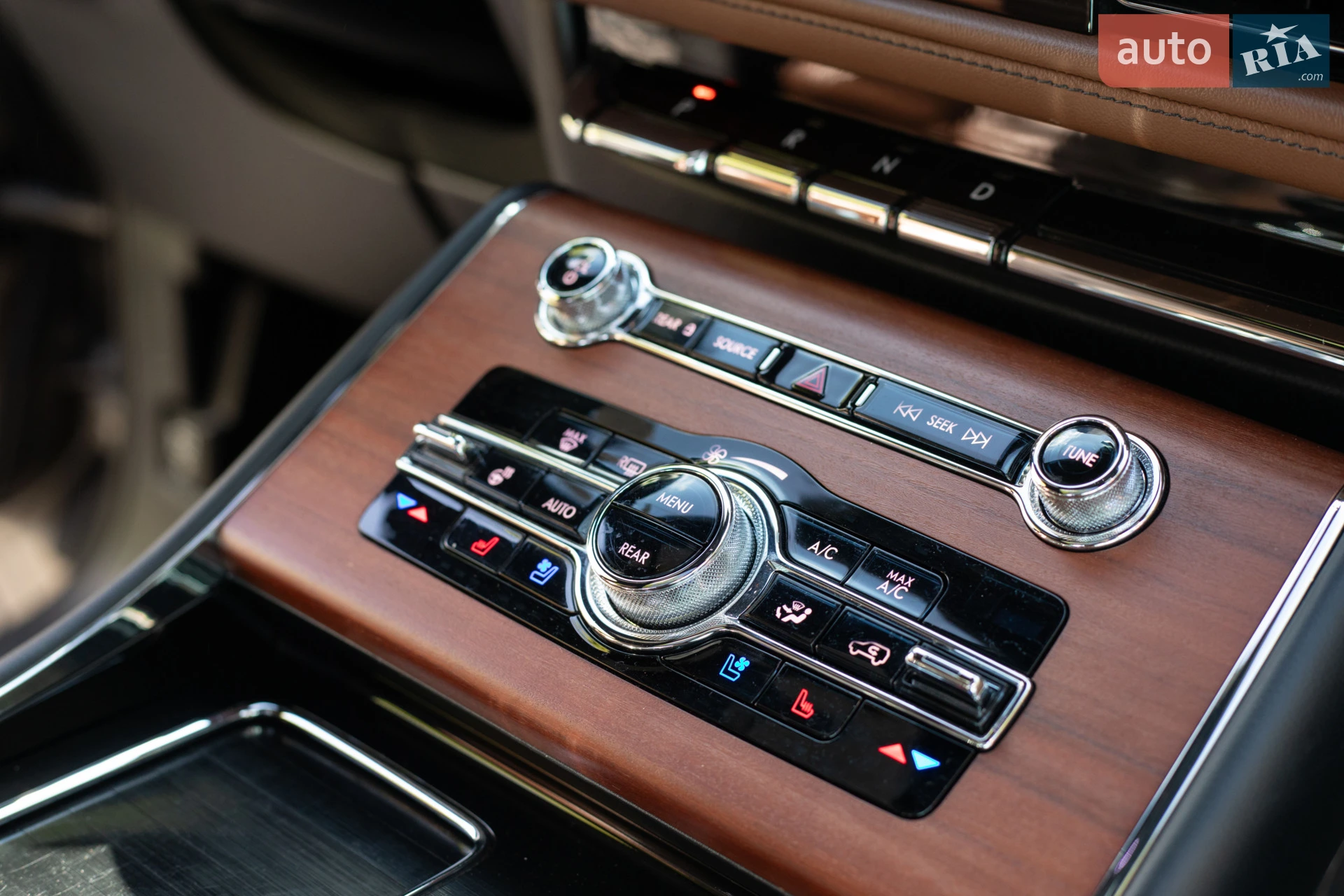 2020 Lincoln Aviator - мініатюра 30