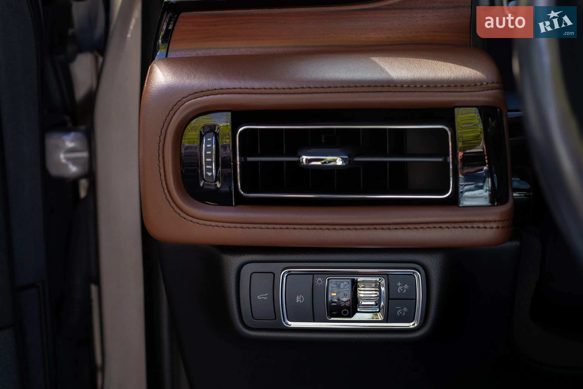 2020 Lincoln Aviator - мініатюра 37