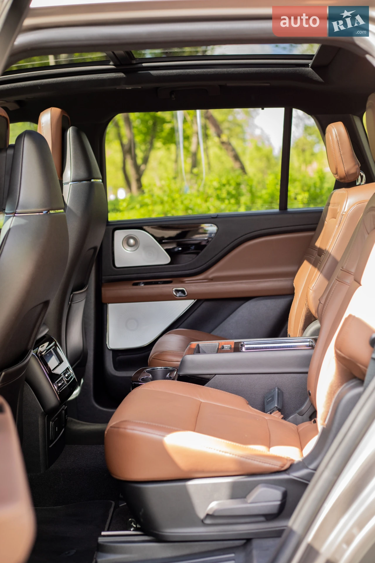 2020 Lincoln Aviator - мініатюра 48