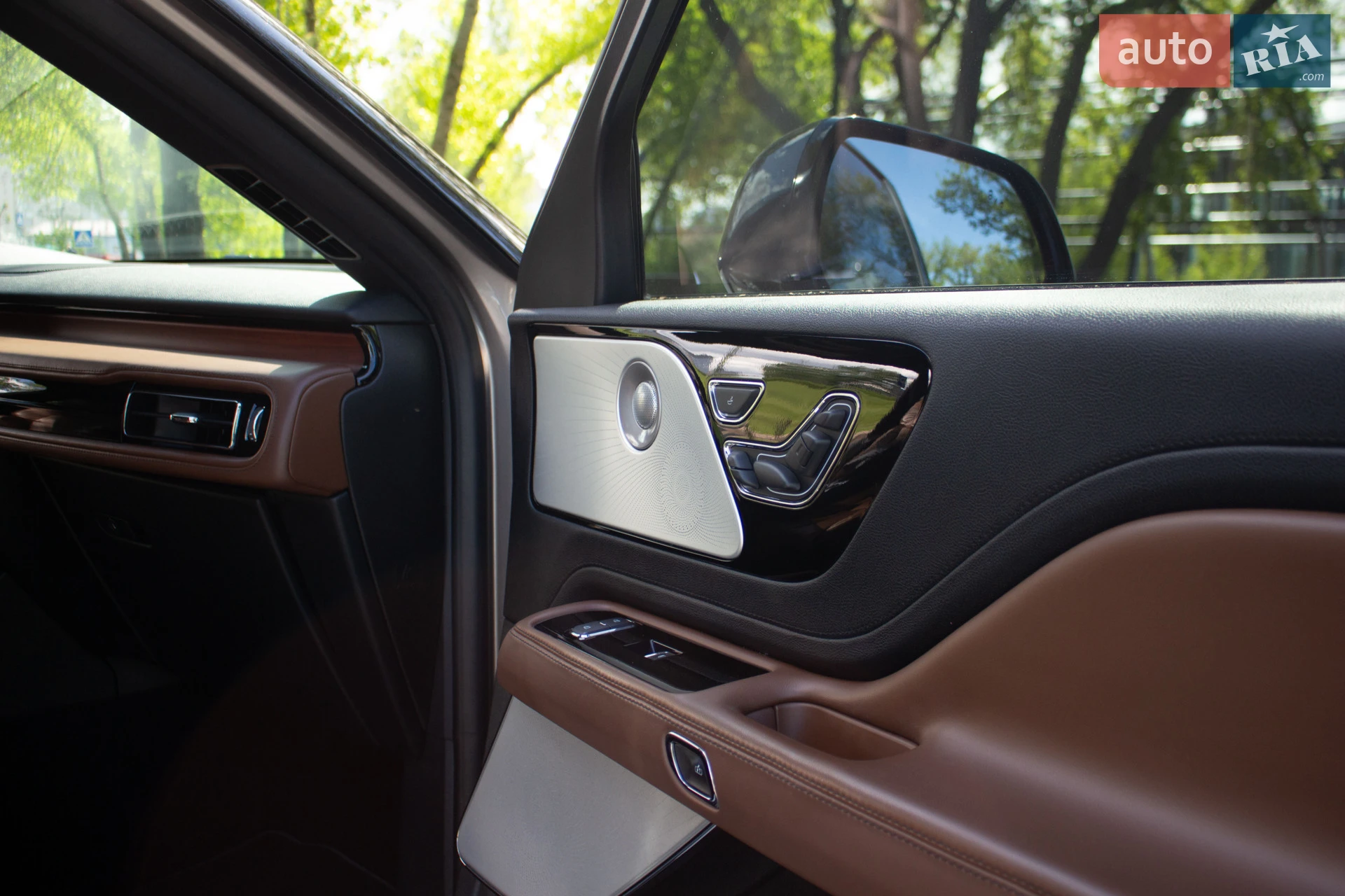 2020 Lincoln Aviator - мініатюра 58