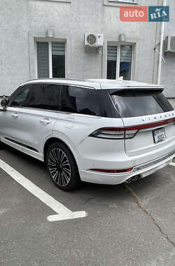 Внедорожник / Кроссовер Lincoln Aviator 2023 в 