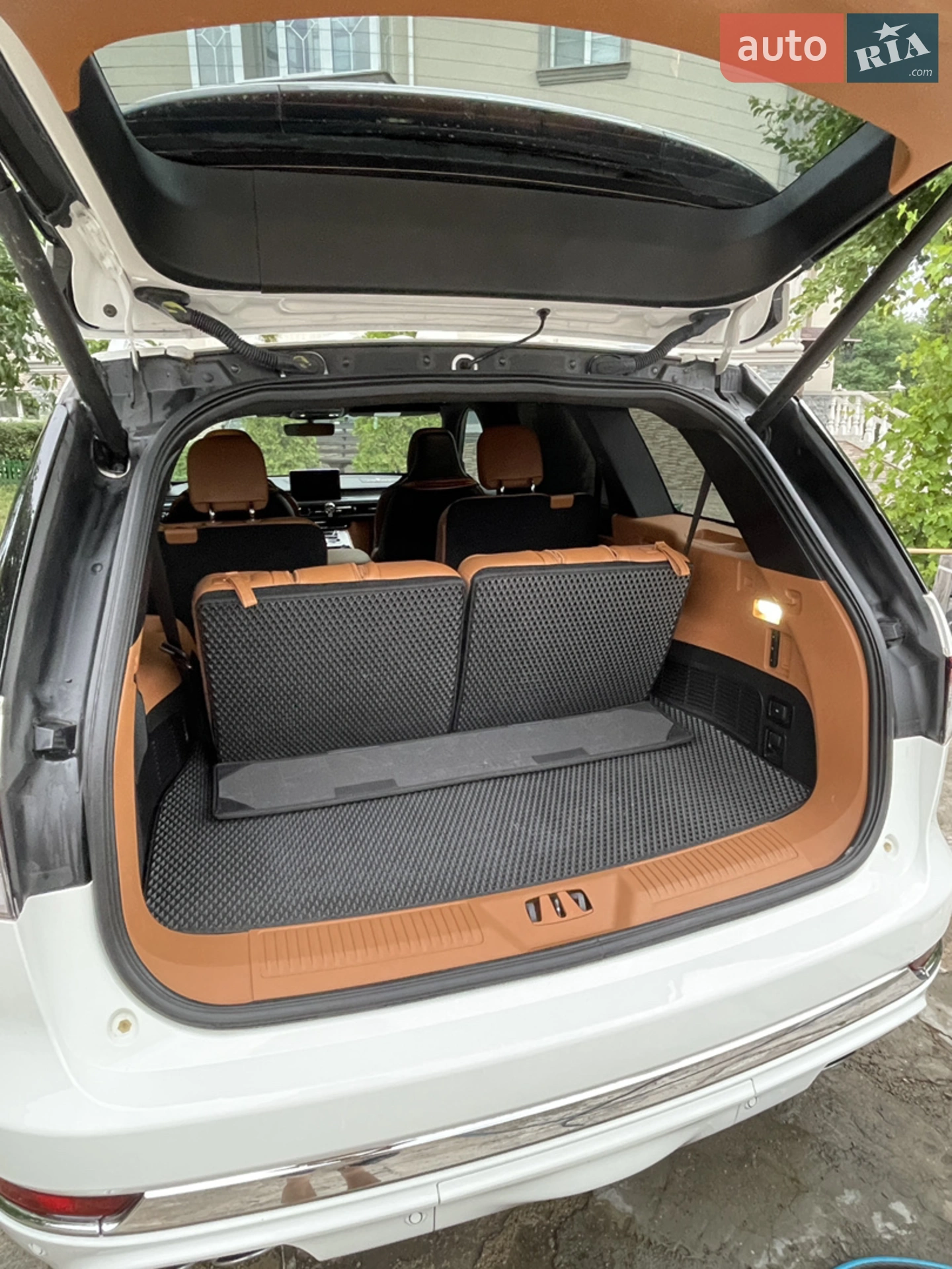2023 Lincoln Aviator - мініатюра 2