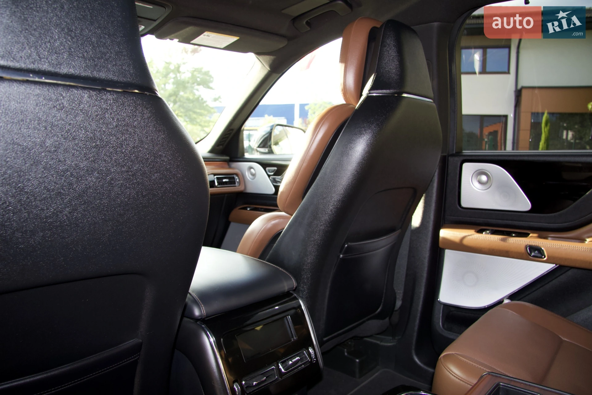 2022 Lincoln Aviator - мініатюра 18