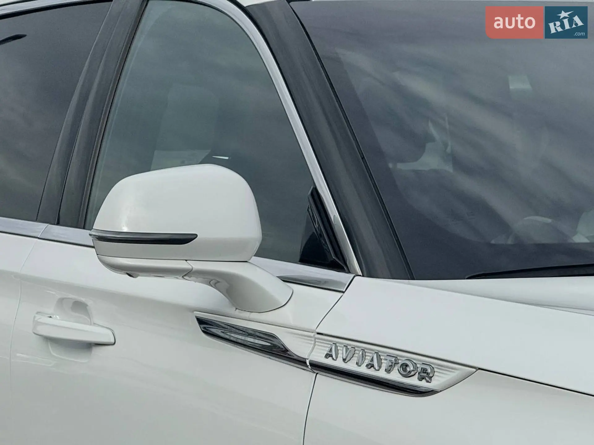 2021 Lincoln Aviator - мініатюра 8