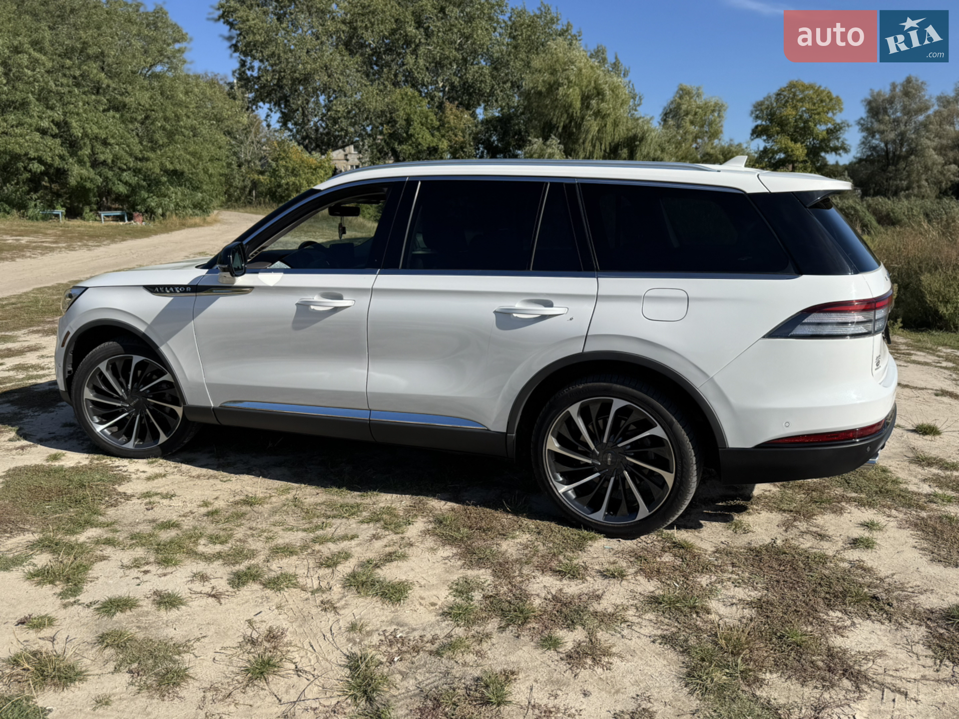 2020 Lincoln Aviator - мініатюра 8
