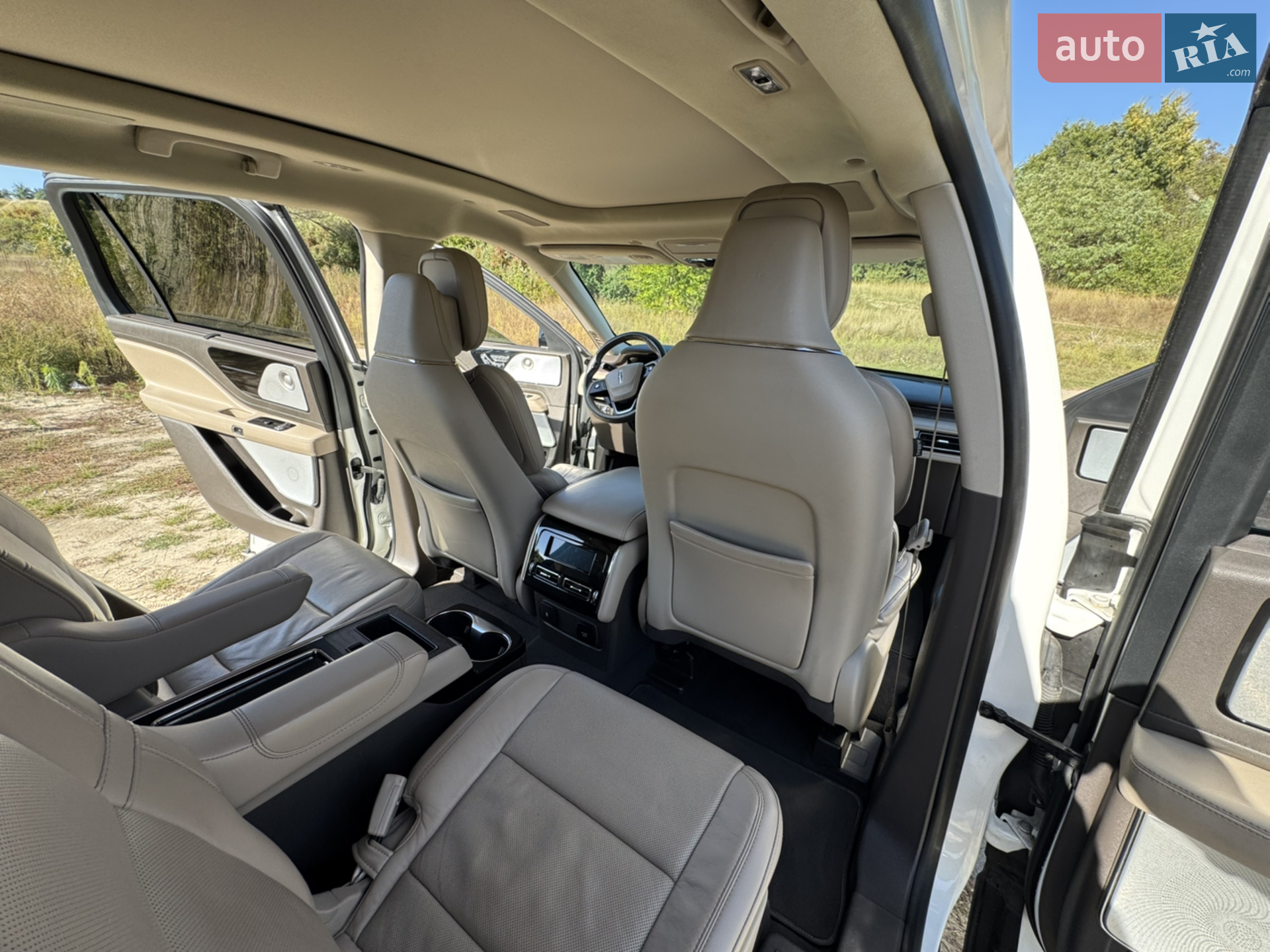 2020 Lincoln Aviator - мініатюра 18