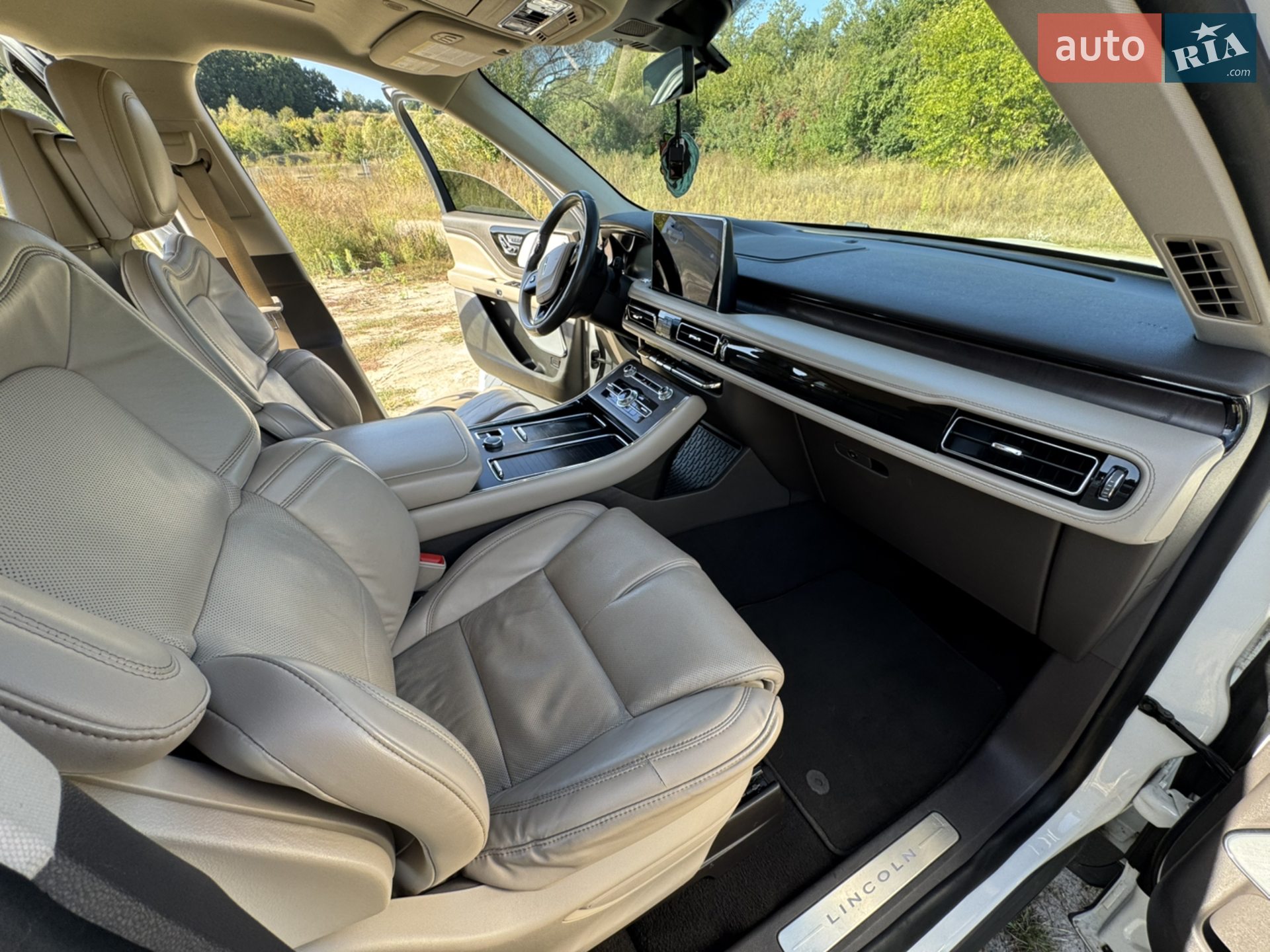 2020 Lincoln Aviator - мініатюра 19