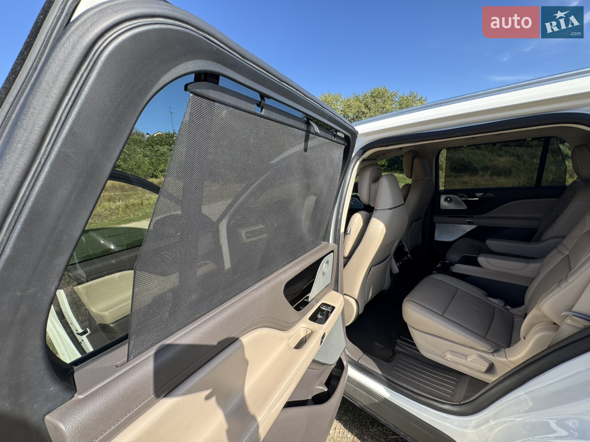 2020 Lincoln Aviator - мініатюра 21