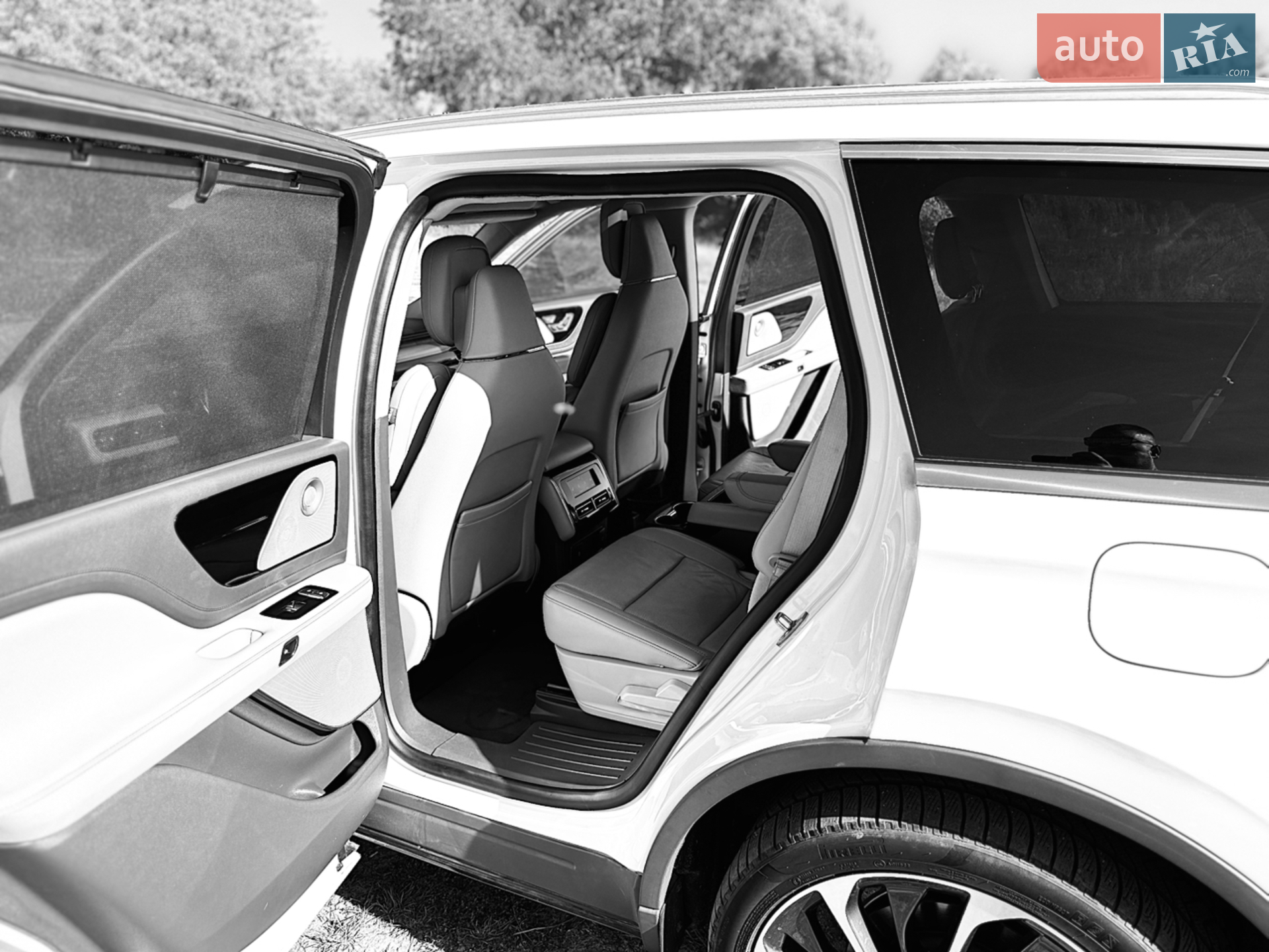 2020 Lincoln Aviator - мініатюра 30