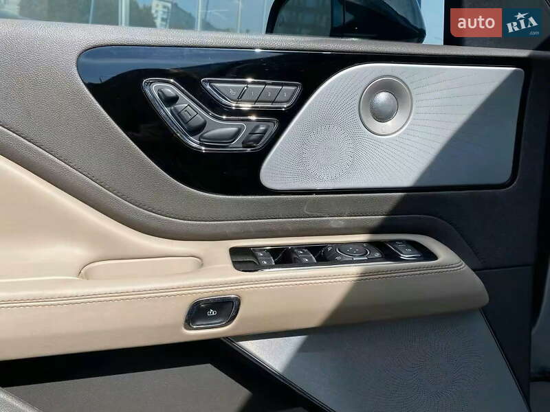 Позашляховик / Кросовер Lincoln Aviator 2019 в Києві фото 20 Позашляховик / Кросовер Lincoln Aviator 2019 в Києві