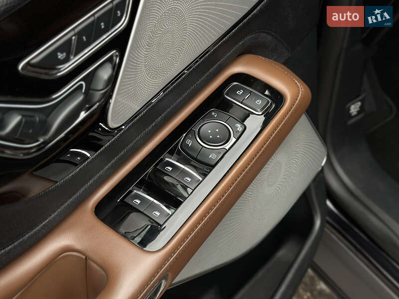 Позашляховик / Кросовер Lincoln Aviator 2019 в Шептицькому