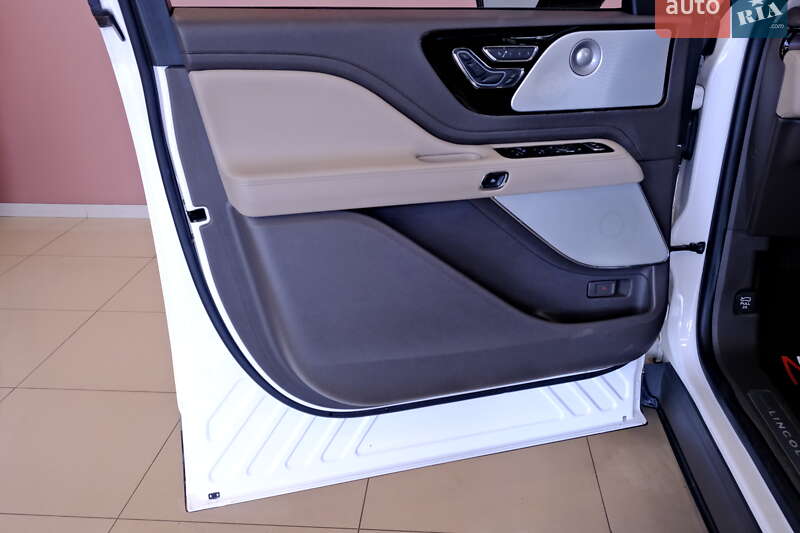 Внедорожник / Кроссовер Lincoln Aviator 2022 в Одессе